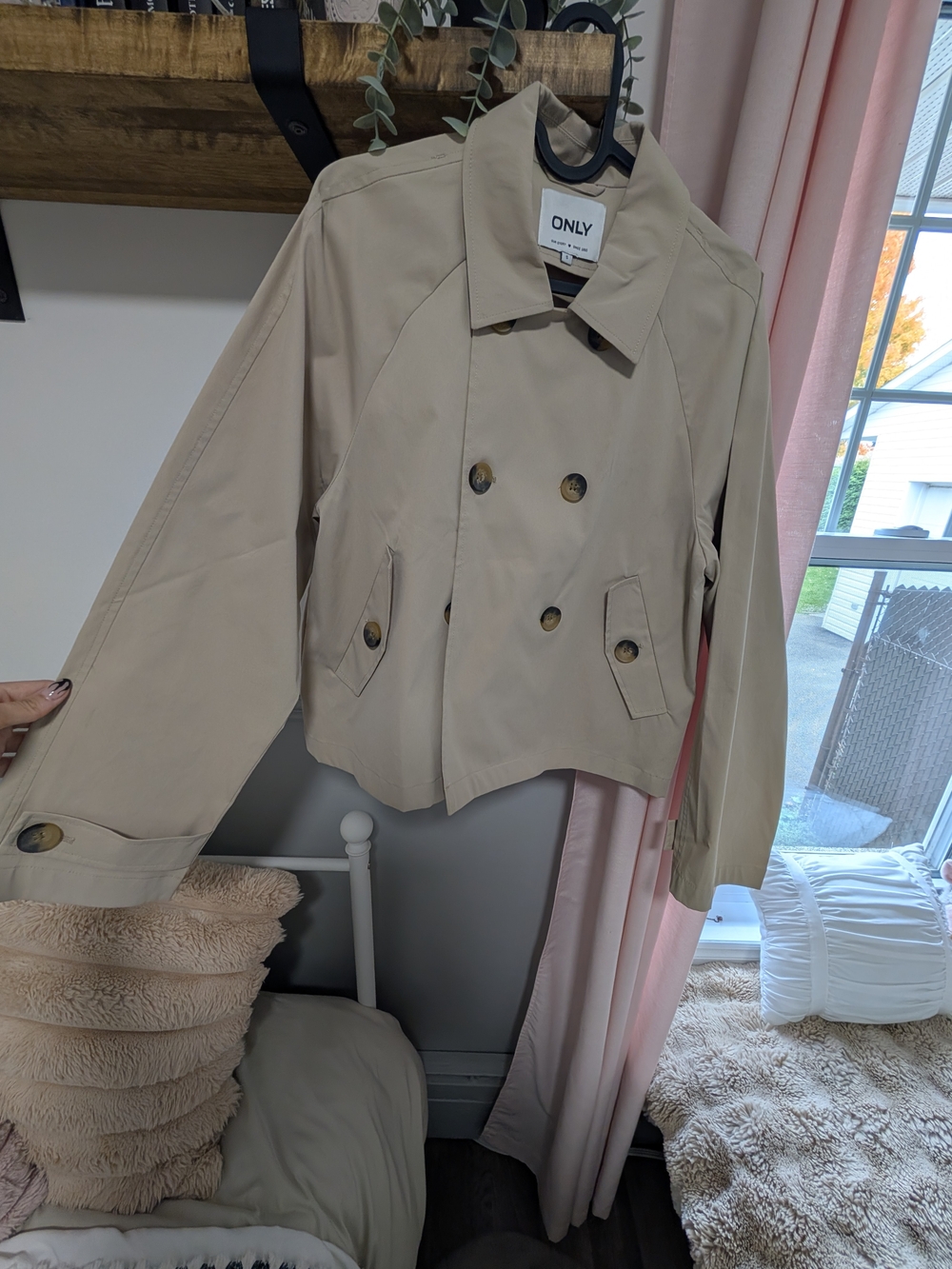 ONLY Beige Double-Breasted Cropped Trench Jacket